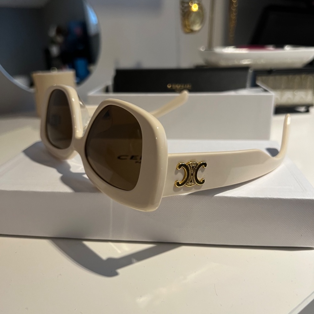 CELINE Sunglasses - Picture 4 of 5